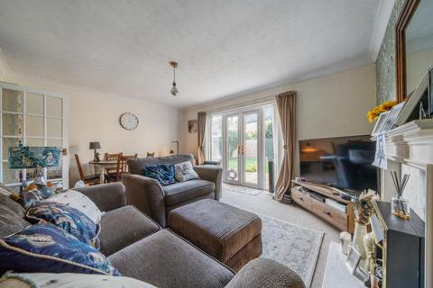 2 bedroom maisonette for sale, The Old Coachyard,  Witney,  OX28