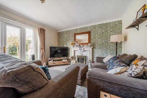 2 bedroom maisonette for sale, The Old Coachyard,  Witney,  OX28