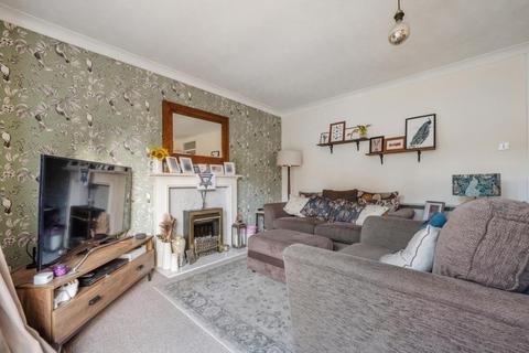 2 bedroom maisonette for sale, The Old Coachyard,  Witney,  OX28