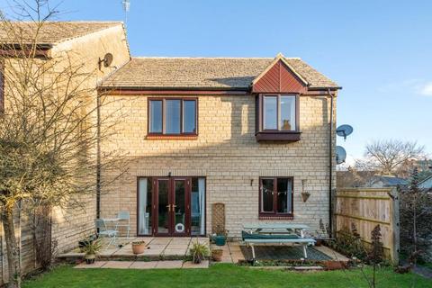 2 bedroom maisonette for sale, The Old Coachyard,  Witney,  OX28