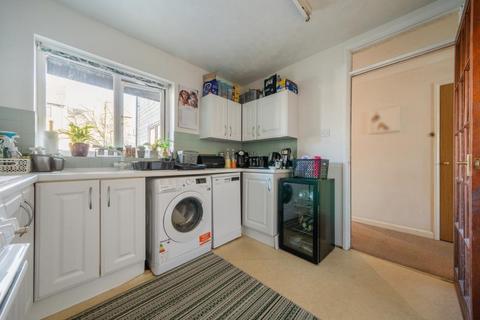 2 bedroom maisonette for sale, The Old Coachyard,  Witney,  OX28