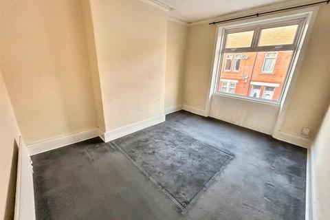 3 bedroom apartment to rent, Vine Street, Wallsend