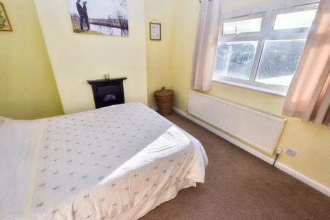 3 bedroom semi-detached house for sale, Wolley Avenue, Leeds, West Yorkshire