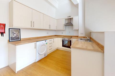 5 bedroom flat to rent, Blenheim Terrace, Leeds LS2