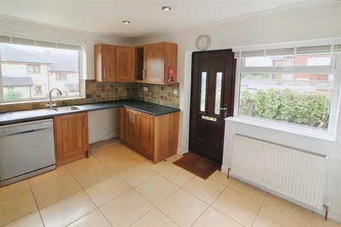 2 bedroom semi-detached bungalow to rent, Thorpes Avenue, Denby Dale, Huddersfield