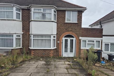 4 bedroom semi-detached house to rent, Shady Lane, Birmingham