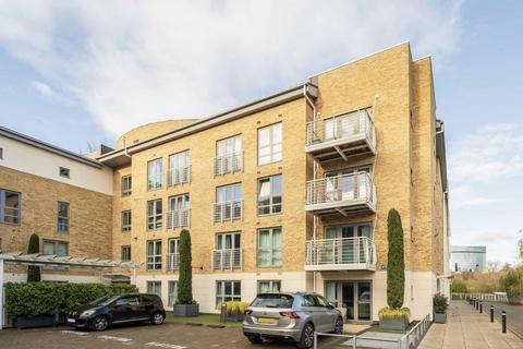 2 bedroom flat to rent, Tallow Road, Brentford TW8