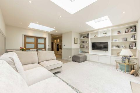 2 bedroom flat for sale, Milton Road, London W7