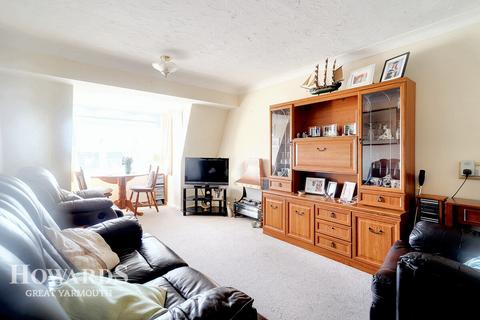 2 bedroom apartment for sale, Deneside, Great Yarmouth