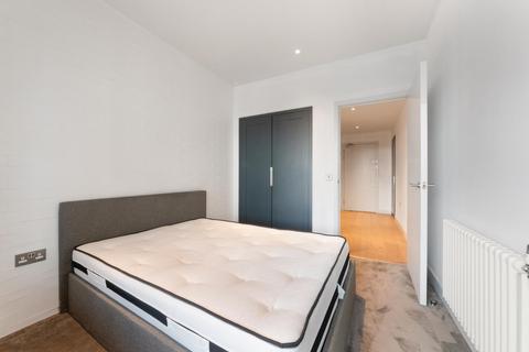 3 bedroom apartment to rent, Kent Building, London City Island, London, E14