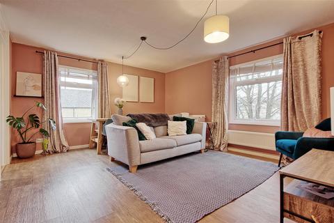 2 bedroom flat for sale, Wenvoe Close, Cambridge