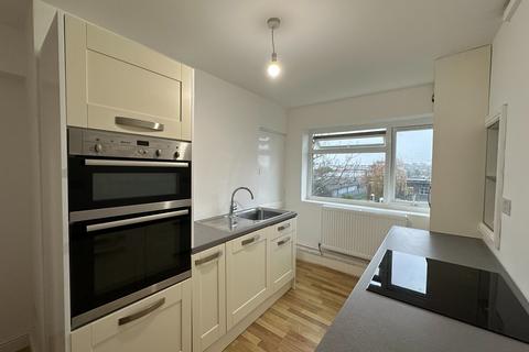 3 bedroom apartment to rent, Manchester, Manchester M23