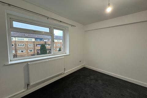 3 bedroom apartment to rent, Manchester, Manchester M23