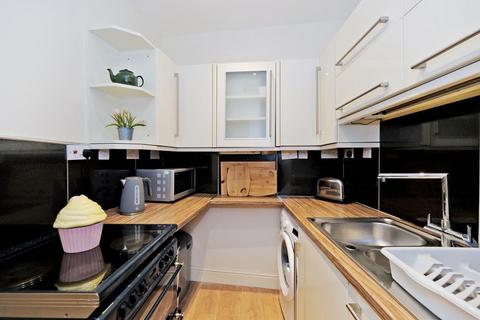 1 bedroom flat to rent, Castle Terrace, First Floor, AB11