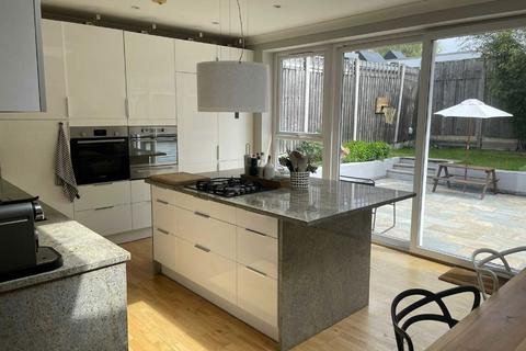 5 bedroom house to rent, Barry Road, London SE22