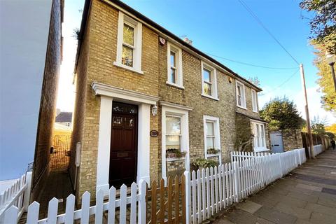 2 bedroom semi-detached house for sale, Holly Walk, Enfield