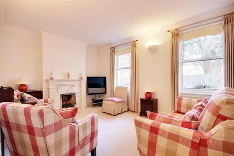 2 bedroom semi-detached house for sale, Holly Walk, Enfield