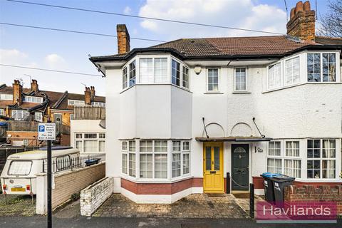 2 bedroom end of terrace house for sale, Queens Avenue, London