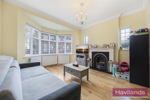 2 bedroom end of terrace house for sale, Queens Avenue, London