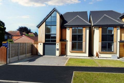 6 bedroom detached house to rent, Second Avenue, Risley, Derbyshire, DE72 3SZ