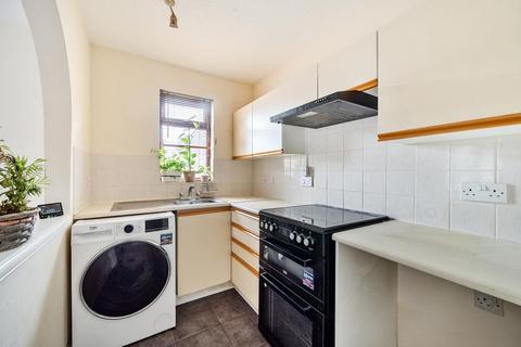 1 bedroom apartment to rent, Woking,  Surrey,  GU22