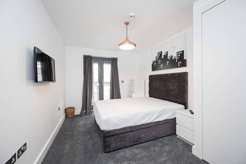 2 bedroom flat to rent, Aldgate, Aldgate, London, E1