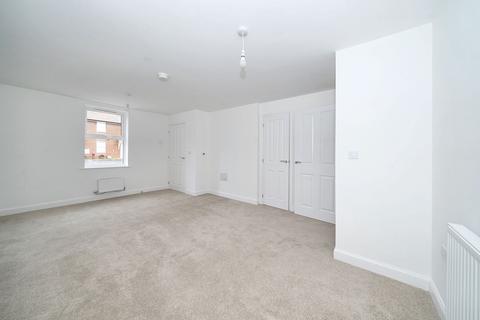 3 bedroom house to rent, Dragon Way, Sturry, CT2