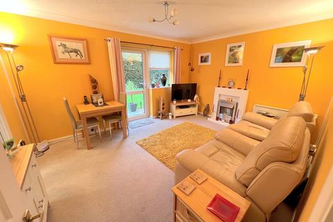 2 bedroom ground floor flat for sale, Floriston Gardens, New Milton, Hampshire. BH25 5DL