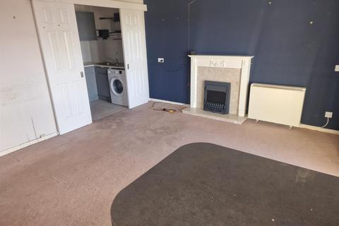 1 bedroom flat for sale, Queens Parade, Cliftonville, Margate, Kent