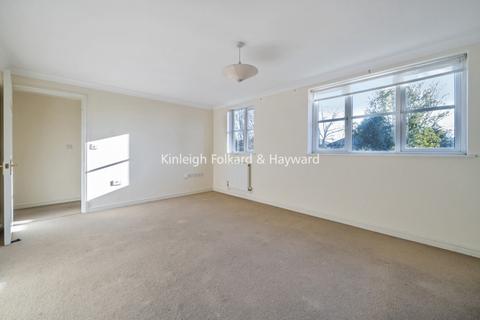 2 bedroom apartment to rent, Amelia Close London W3