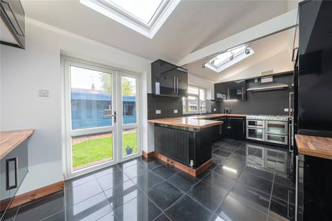 14 Croft Drive, Bramham, Wetherby, LS23 6RJ