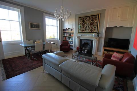 2 bedroom apartment to rent, Lansdown Crescent, Cheltenham, Gloucestershire, GL50