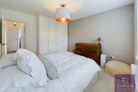 2 bedroom flat to rent, Holden Road, Woodside Park, N12