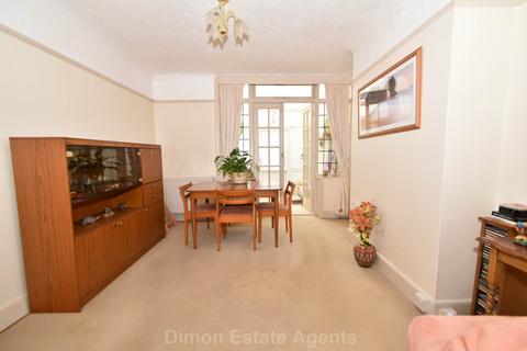 3 bedroom end of terrace house for sale, Albemarle Avenue