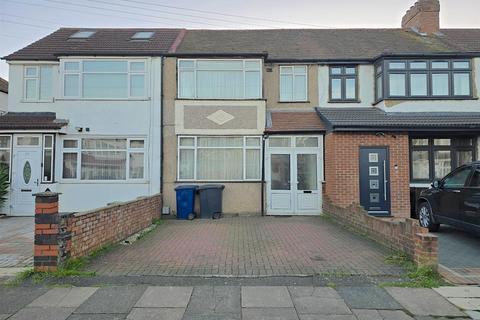 3 bedroom terraced house to rent, Beatrice Road, Southall UB1