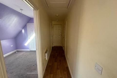 1 bedroom flat to rent, High Street, Clacton-On-Sea CO15