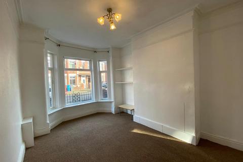 3 bedroom terraced house to rent, Spencer Avenue, Whalley Range