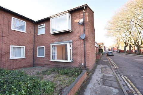 2 bedroom flat for sale, 9 Robins Court, Newark NG24 1QG