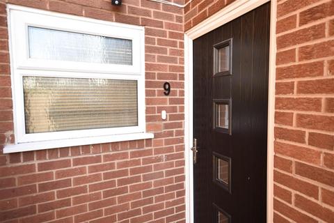 2 bedroom flat for sale, 9 Robins Court, Newark NG24 1QG