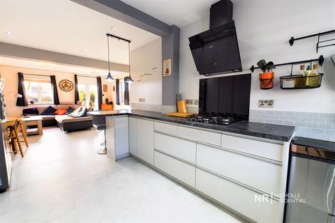 105 Mount Road, Chessington, KT9 1JH