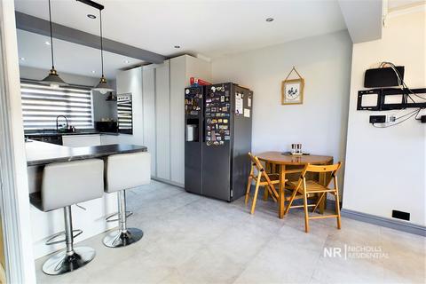 105 Mount Road, Chessington, KT9 1JH