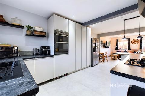 105 Mount Road, Chessington, KT9 1JH