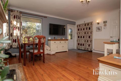 4 bedroom detached bungalow for sale, Longleaze, Royal Wootton Bassett SN4 8