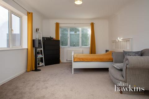 94 Longleaze, Royal Wootton Bassett, Swindon, SN4 8AU
