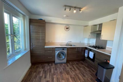 2 bedroom flat to rent, Meadow Bank, Llandarcy,