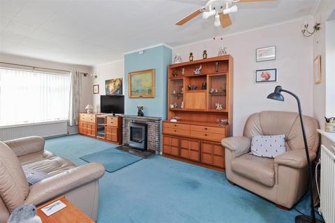 3 bedroom semi-detached house for sale, Elm Wood West, Whitstable