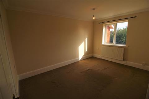 3 bedroom terraced house to rent, Middle Road, Sholing