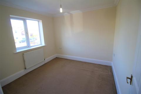 3 bedroom terraced house to rent, Middle Road, Sholing