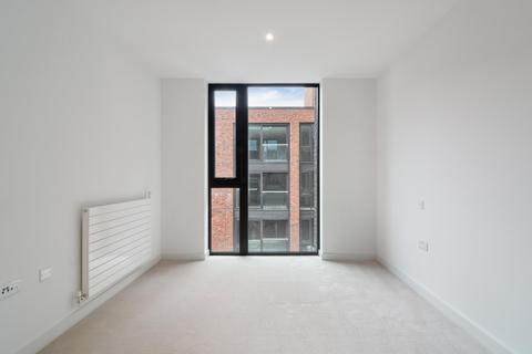 2 bedroom apartment to rent, Echo Court, Royal Wharf, London, E16