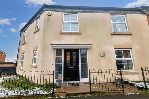 3 bedroom end of terrace house for sale, Tulip Tree Road, Nuneaton